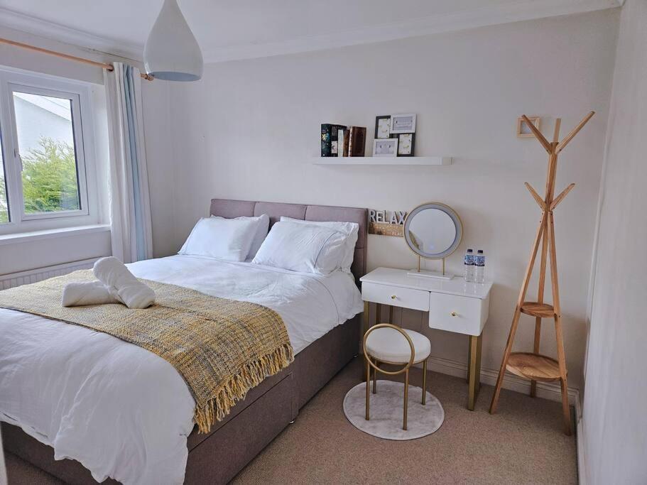 Vakantiehuis 时尚的3室独立别墅，近海滩，mumbles Swansea